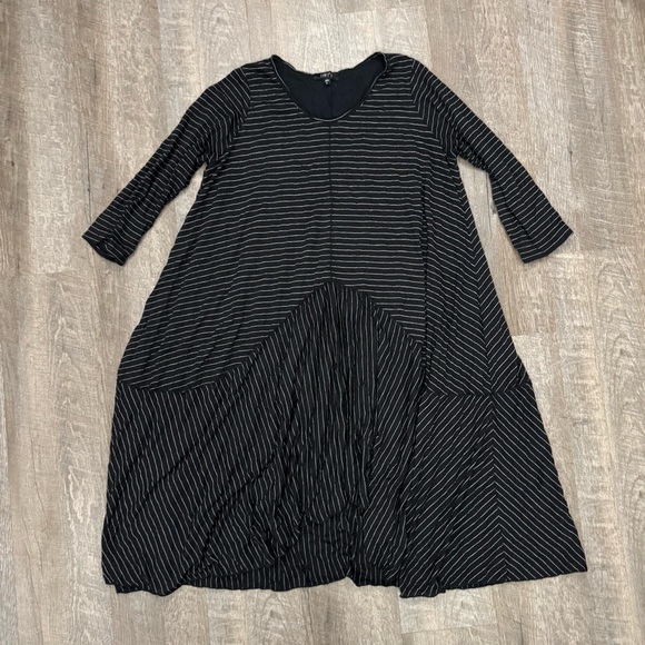 Comfy USA Oversized Black Striped Dress Soft Sz L/XL - Picture 1 of 9